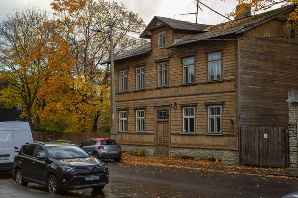 Historický Dřevěný Činžovní Dům Okrese Lasnamae Estonsko Lasname Zamračený Podzimní — Stock fotografie