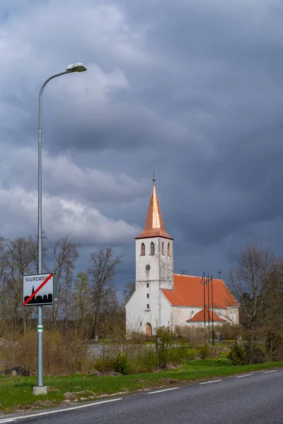 Phalepa Templom Hiiamma Észtország Egy Felhős Tavaszi Napon Hiiumaas Legrégebbi — Stock Fotó