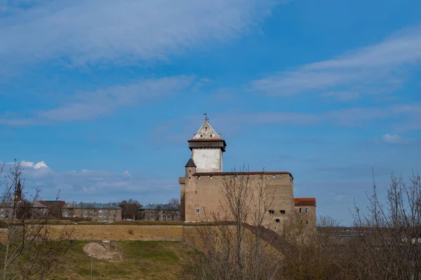 Die Festung Narva Und Die Grenzbrücke Über Den Fluss Narva — Stockfoto