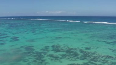 Belle Mare Beauty: Mauritius 'un Bakire Sahili, Açık Deniz ve Resorts' un İnsansız Hava Aracı Görüntüsü - 4K Dinlenme ve Tropikal Kaçışlar İçin Mükemmel