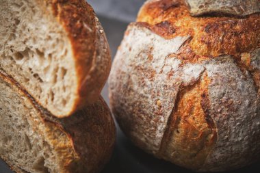 Buğday unlu organik ekşi ekmek.