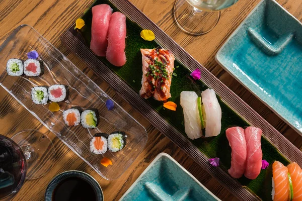 Top View Assorted Maki Sushi Rolls Nigiri Sushi Raw Fish — Stock Photo, Image