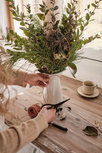 Faceless Specialist Scissors Arranging Bouquet Lush Green Twigs Vase While — Stock Photo, Image