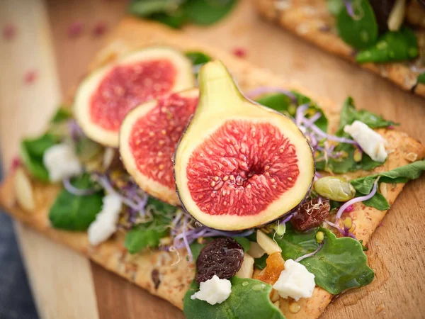 Closeup Appetizing Sliced Ripe Red Fig Fruit Served Mint Leaves — Stock Photo, Image