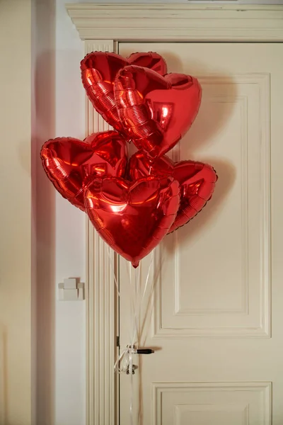Bunch Red Shiny Heart Shaped Balloons Tied Door Knob Hotel — Stock Photo, Image
