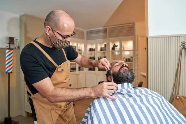 Professional Hairdresser Wearing Mask Cutting Hair Male Customer Scissors While — Stock Photo, Image