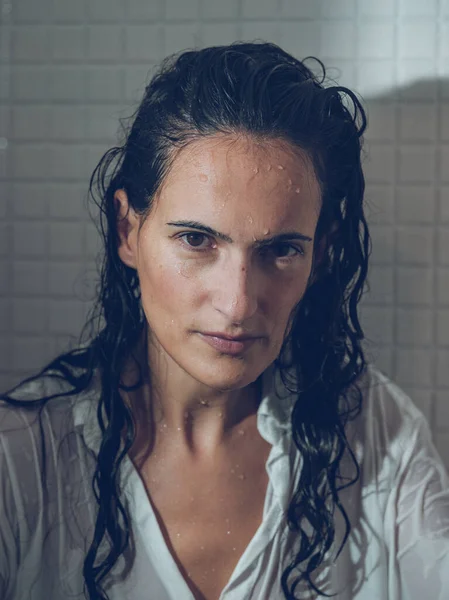 Woman Wet Long Hair White Clothes Looking Camera Sadly White — Stock Photo, Image