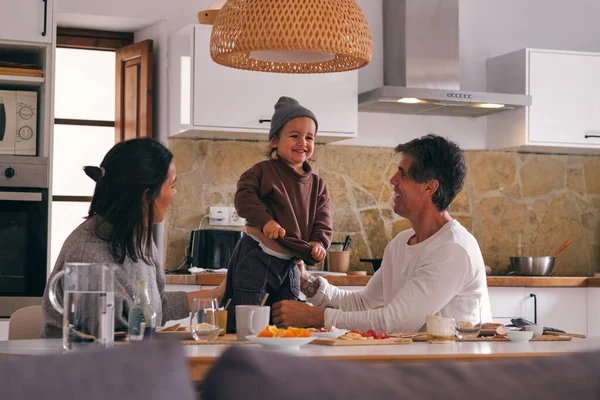 Smiling Husband Wife Spending Time Cheerful Daughter Table Yummy Breakfast — Stock Photo, Image