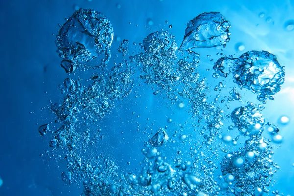 Vollrahmenhintergrund Aus Abstrakten Figuren Mit Vielen Luftblasen Dunkelblauem Wasser — Stockfoto