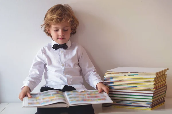 Glad Boy Formal Wear Bow Tie Reading Interesting Book While — Stock Photo, Image