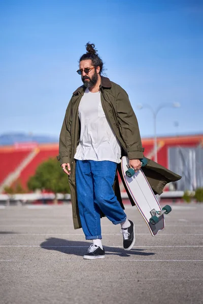 Full Body Serious Bearded Male Wearing Stylish Trench Jeans Sneakers — Stock Photo, Image