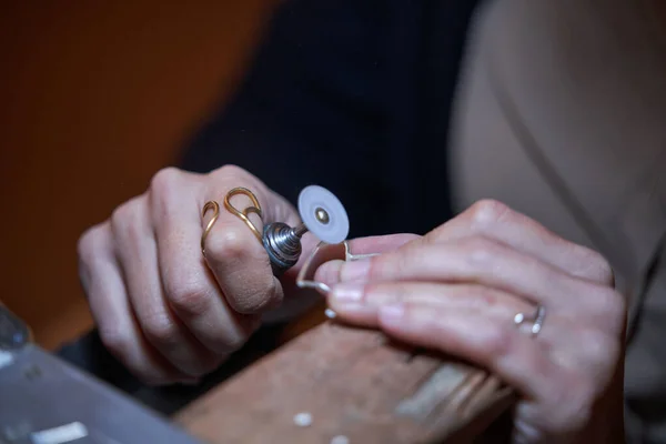 High Angle Closeup Crop Unrecognizable Female Goldsmith Using Special Tool — Stock Photo, Image