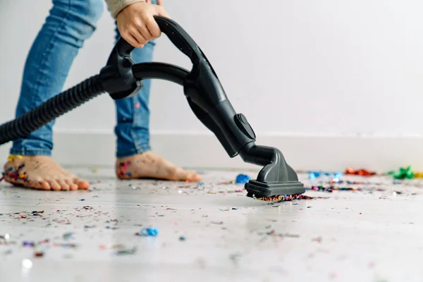 Crop Anonymous Barefoot Boy Blue Jeans Using Vacuum Cleaner Collecting — Stock Photo, Image