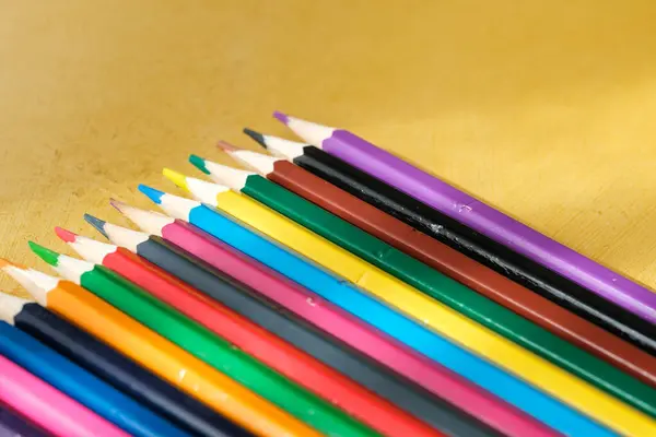 Lápices Coloreados Para Lápices Coloreados Para Dibujar Sobre Fondo Amarillo —  Fotos de Stock