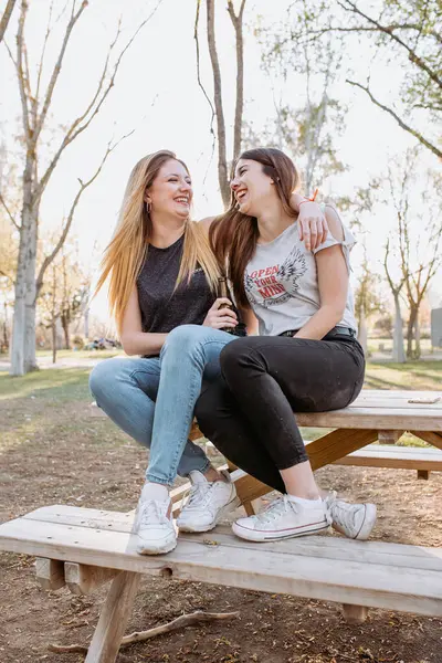 Girl Friends Hugging Laughing Park — Stock Photo, Image