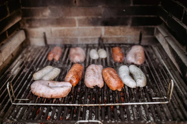 Gotowanie Kiełbasek Chorizo Barbecue — Zdjęcie stockowe