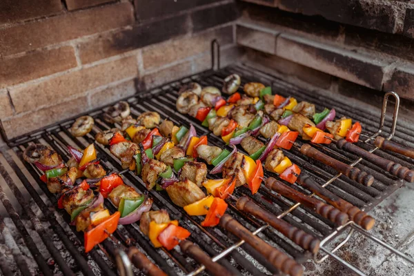 Szaszłyki Gotowania Barbecue — Zdjęcie stockowe