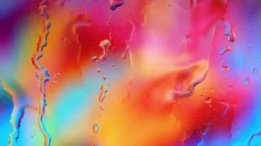 Yağmurlu bir günün penceresinden gerçek zamanlı olarak camlardan süzülen suyla bulanık bir arkaplan.