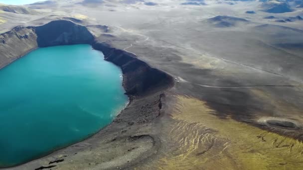 アイスランドの火山クレーター付きクレーター火山湖 — ストック動画