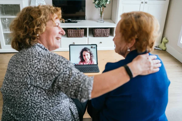 Back View Cheerful Senior Women Chatting Friend Online Video Meeting — Stock Photo, Image