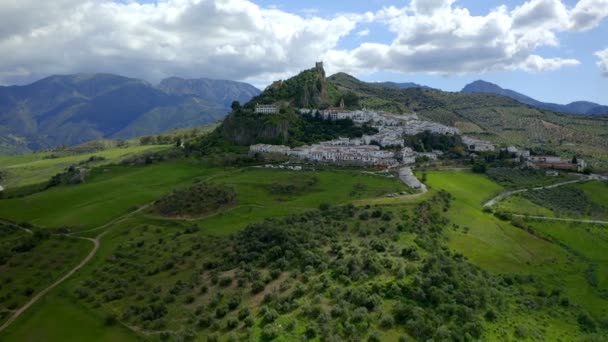 Spanya Endülüs Bulutlu Mavi Gökyüzüne Karşı Yeşil Dağların Görüntüsü — Stok video