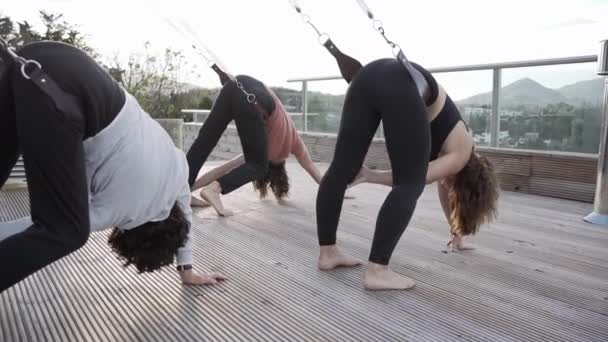 Grupa Ludzi Robi Pilates Praca Zespołowa Dobry Nastrój Koncepcja Zdrowego — Wideo stockowe