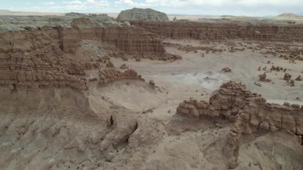 Desde Arriba Vista Drones Formaciones Inusuales Arenisca Ubicadas Desierto Seco — Vídeo de stock