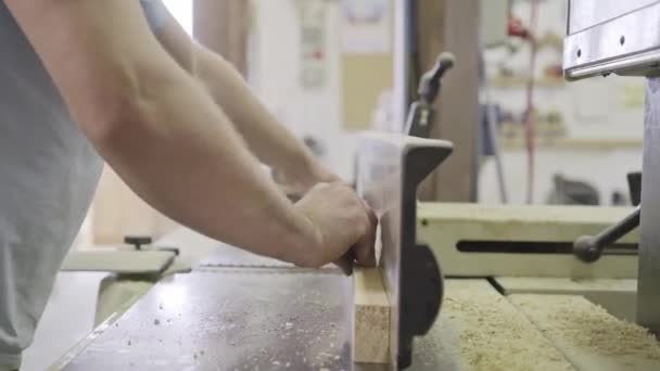 Filmagem Carpinteiro Fazendo Oficina Madeira — Vídeo de Stock