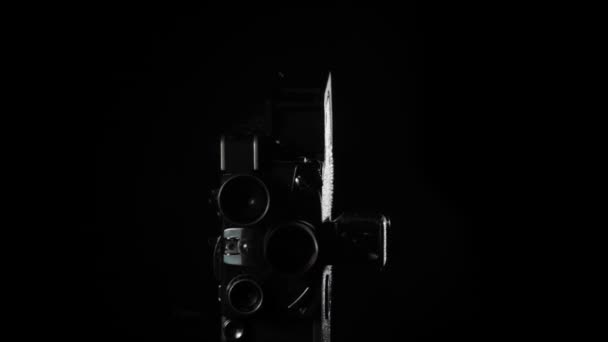 Zabytkowa Kamera Wideo Ciemnym Pokoju — Wideo stockowe