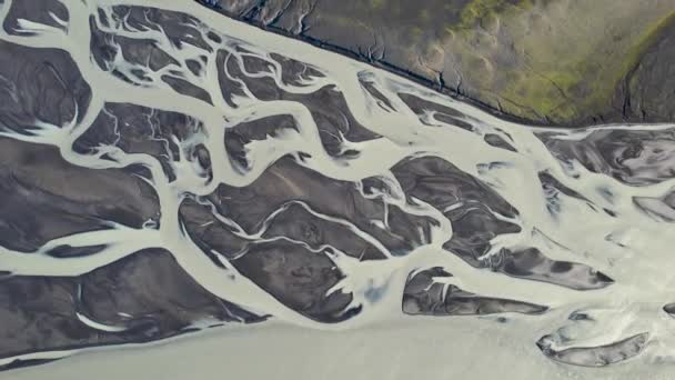 Yukarıdan Zlanda Nın Dağlık Bölgelerindeki Dağ Vadisinde Bulunan Görkemli Nehir — Stok video