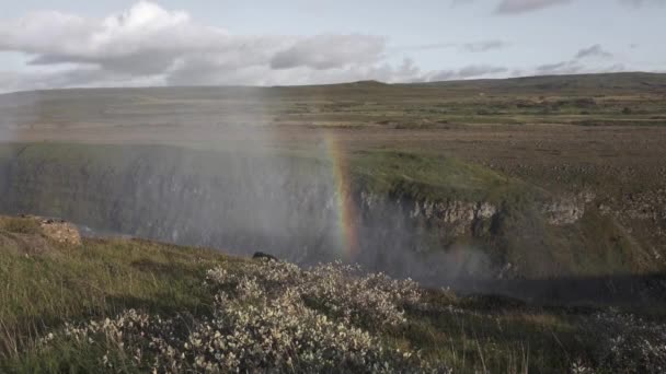 冰岛高地Vatnajokull国家公园的Dettifoss河附近五彩缤纷的彩虹风景 — 图库视频影像