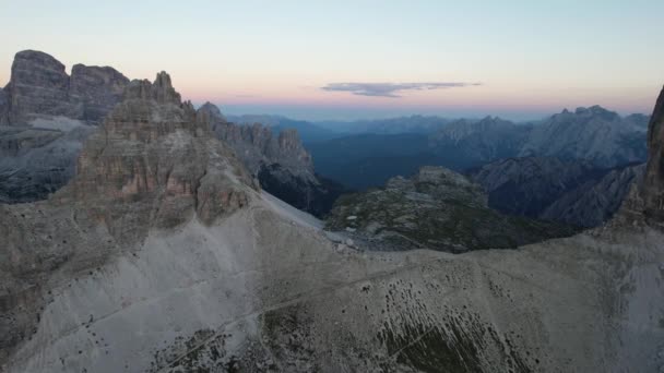 Vue Pittoresque Sur Les Majestueuses Alpes Dolomites Couvertes Neige Coucher — Video