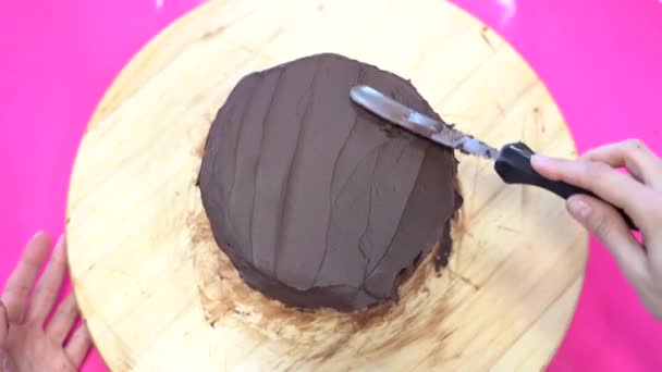 Plan Rapproché Femme Faisant Gâteau Atelier Boulangerie — Video