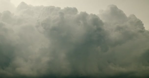 Time Lapse View Fluffy White Clouds Floating Stormy Sky — Vídeo de Stock