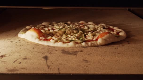 Traditionelle Pizza Mit Fleisch Ofen — Stockvideo