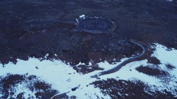 Pan Rond Drone Uitzicht Beroemde Arctic Henge Monument Gelegen Bevroren — Stockvideo