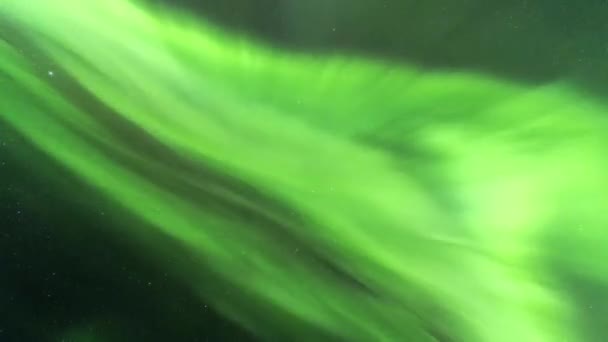 Espectacular Paisaje Verdes Luces Boreales Iluminando Cielo Oscuro Invierno Noruega — Vídeos de Stock