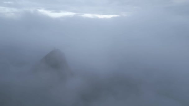Wolno Poruszający Się Dron Widok Starożytnego Zrujnowanego Zamku Szczyt Góry — Wideo stockowe