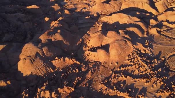 Drone View Zoom Out Unusual Rough Hoodoos Untouched Skalisty Teren — Wideo stockowe