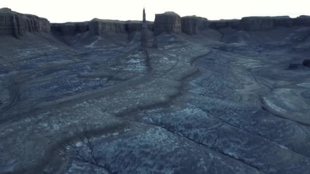 Vista Drone Pitoresca Rocha Forma Torre Localizada Terreno Vulcânico Contra — Vídeo de Stock