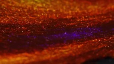 Parlak metalik boya parçacıkları