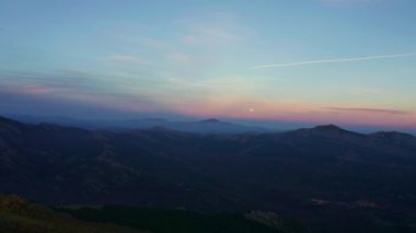 Güzel manzara, Ayllon dağ zinciri.