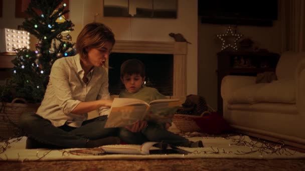 Celebração Natal Ano Novo Com Família Casa — Vídeo de Stock
