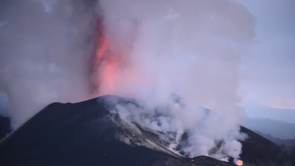 Vue Aérienne Couper Souffle Paysage Montagneux Avec Éruption Volcan Cumbre — Video