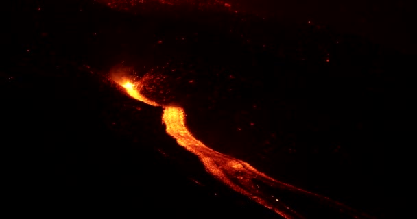 Lava Caliente Magma Saliendo Del Cráter Por Noche Cumbre Vieja — Vídeo de stock