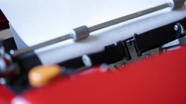 Vintage Daktilonun Kapanışı. Retro daktilo