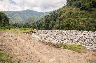 Kilembe Village, Uganda 'daki Rocky River Yatağı