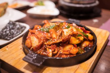 Hsinchu, Tayvan 'daki restoranda lezzetli Tayland yemekleri servis ediliyor.