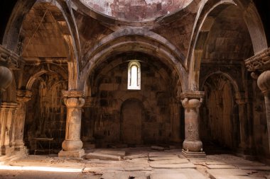 Işık ve Mezar Taşları 'ndan Ray ile Sanahin Manastırı, Alaetti, Ermenistan