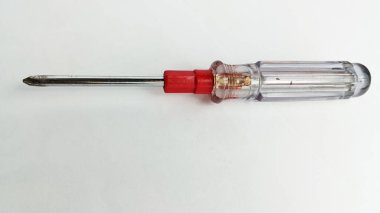 Tornavida beyaz arkaplanda izole edildi